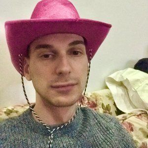 Meet your Posher, Max